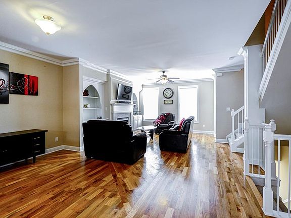 5th image of 3210 Greenwood Oak Dr