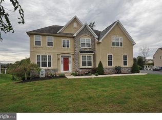 5102 Peach Blossom Dr, Douglassville, PA 19518