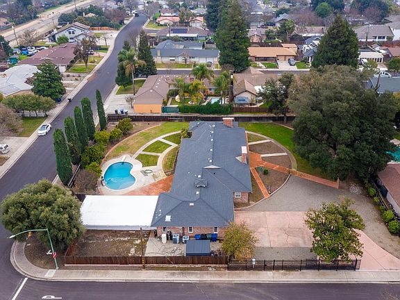 3rd image of 206 Meadow Ln