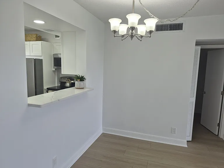 3050 N Palm Aire Dr #702 — Photo 15