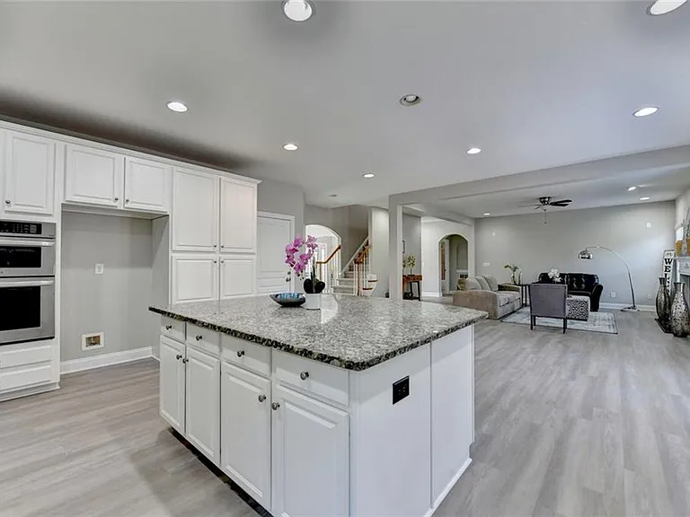 4805 Shelbourne Dr — Photo 33
