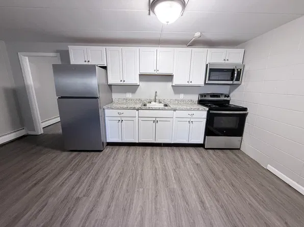 50 W Warwick Ave APT 2, West Warwick, RI 02893