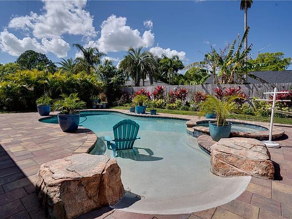 5th image of 11805 Nicklaus Cir