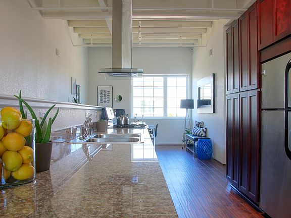 3rd image of 961 Marina Way S Unit D