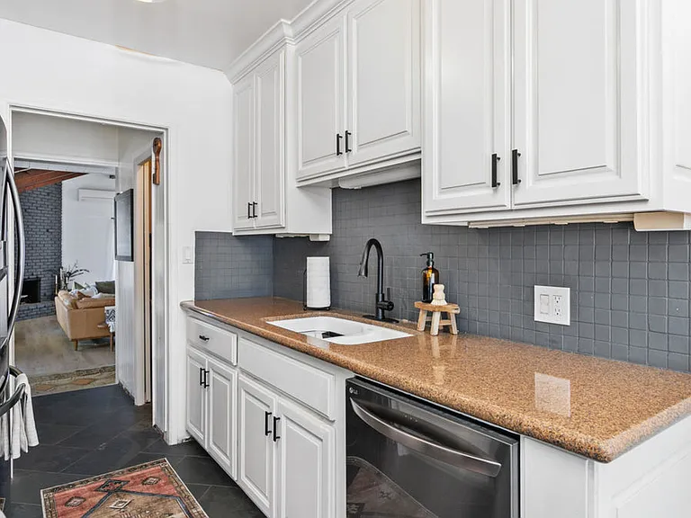 1803 Midvale Dr — Photo 6