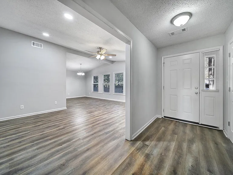 6513 Old Post Rd #6513 — Photo 1