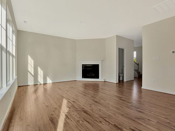 HHHunt HomesMarlowe-print-007-8-Family Room