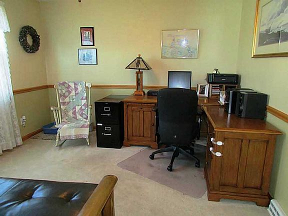 4th image of 4850 Village Cir