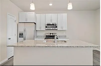 Building Photo - 1515 Richard Martin Dr #201