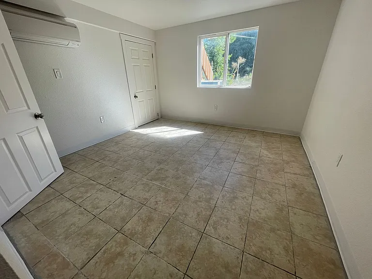 2946 Ogden Ave — Photo 21