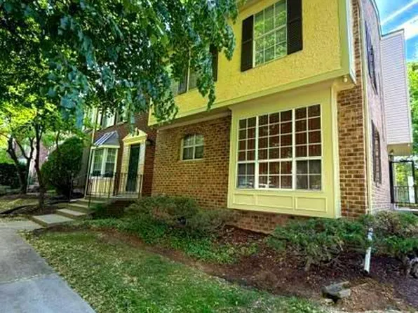 1 Dunsinane Ct #61, Silver Spring, MD 20906