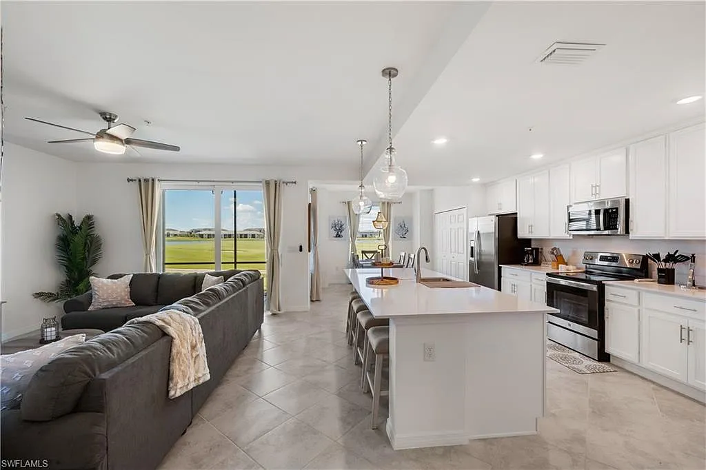 2 bed, 2.0 bath, 1569 sqft, $6,500 — Photo 2