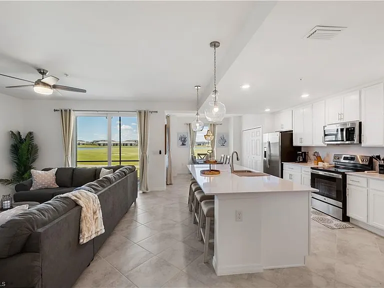 Grassland Ln — Photo 2