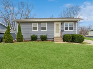 5025 Kesler Rd NW, Cedar Rapids, IA 52405