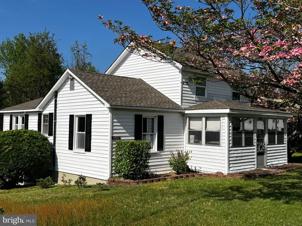 4825 Sandy Point Rd, Prince Frederick, MD 20678