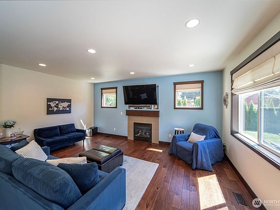 3rd image of 14426 40th Avenue W