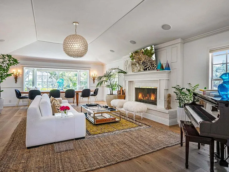 7110 Gobernador Canyon Rd — Photo 2