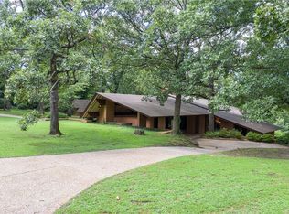 8 Berry Hill Rd, Fort Smith, AR 72903