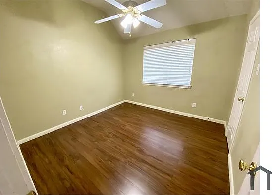 11719 Goldstream Ct — Photo 15