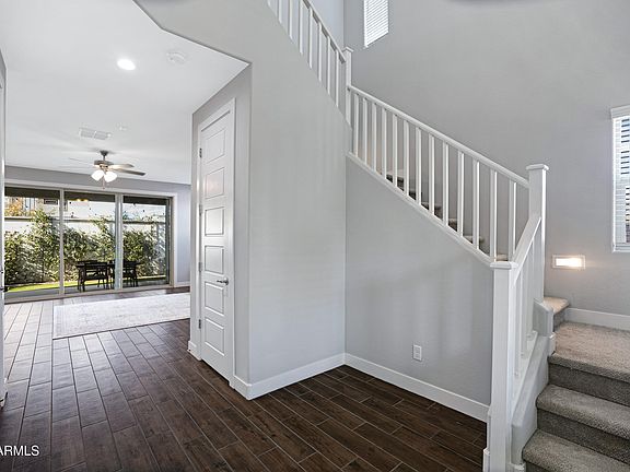 3rd image of 1034 S SUNSET Drive