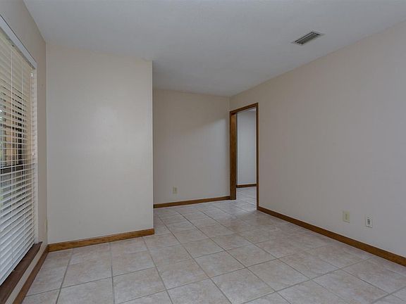 3rd image of 4741 Shannon Pl
