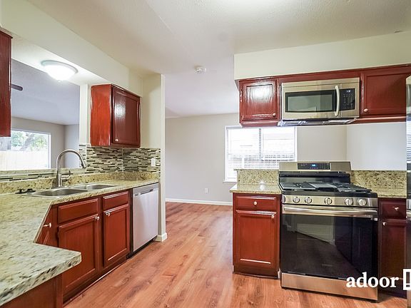 2nd image of 1214 Park Ln