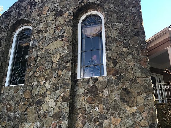 Front left side of home 