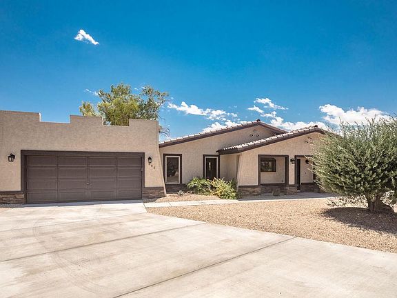3rd image of 582 Hughes Ln