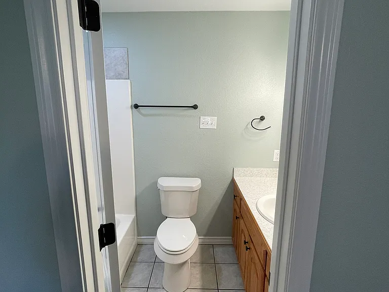421 W Thomas St — Photo 24