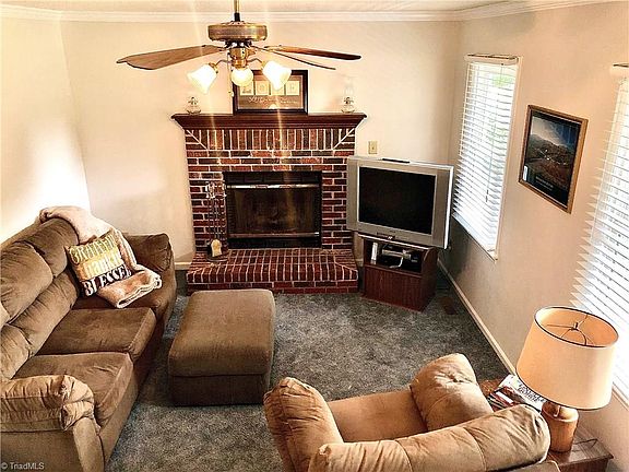 4th image of 3803 Clairese Dr