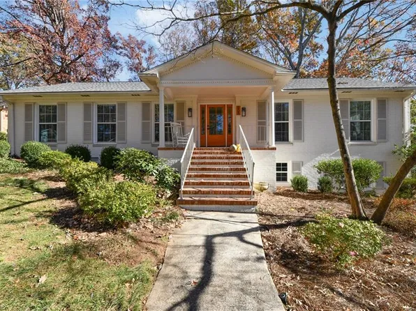 808 Montrose Dr, Greensboro, NC 27410