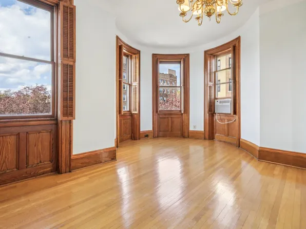 7722 Broadway image 18 of 47