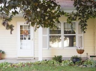 2017 Woodburn Rd, Waukesha, WI 53188