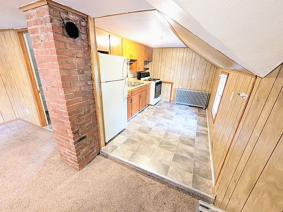 UPGRADES TO STAINLESS STOVE AND NEW FRIDGE NOT SHOWN IN PICTURES