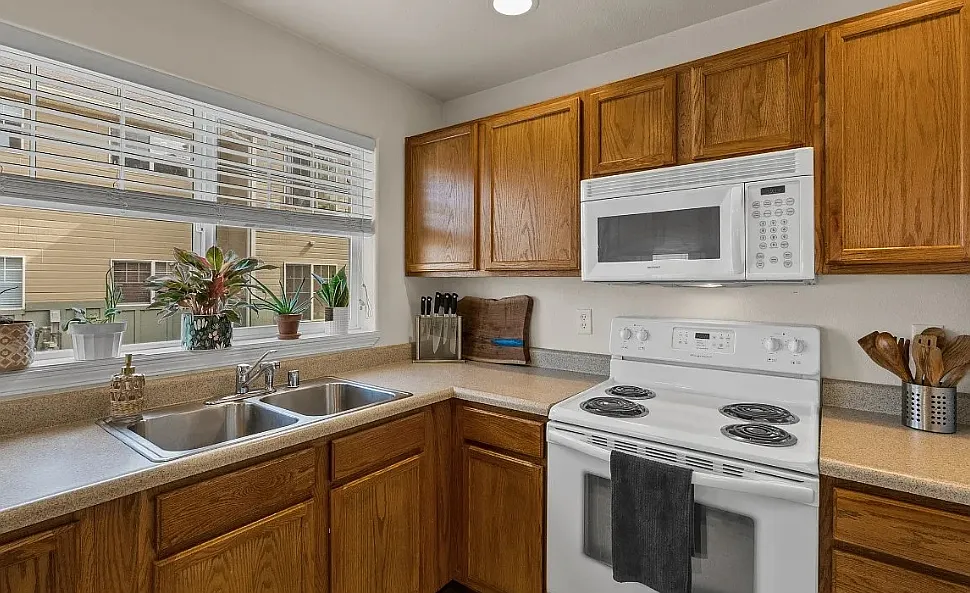 2 bed, 1392 sqft, $1,842 — Photo 3