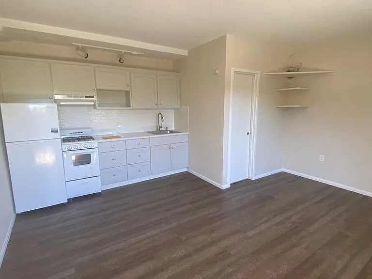 Renovated Apartments in Isla Vista — Photo 19