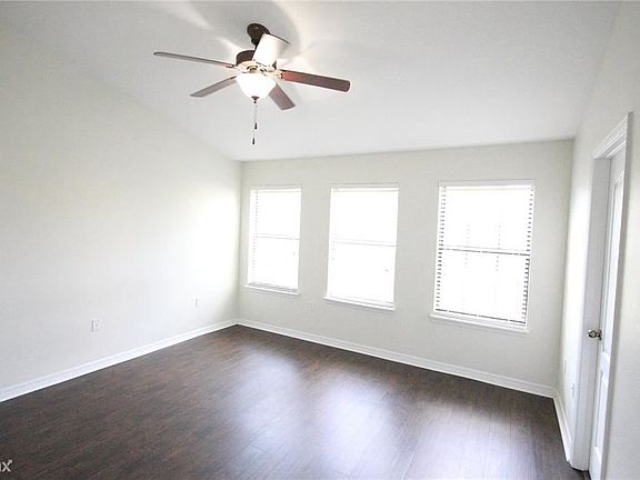 5th image of 5520R Kinglethill Dr