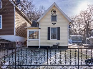 162 6th Ave, Moline, IL 61265