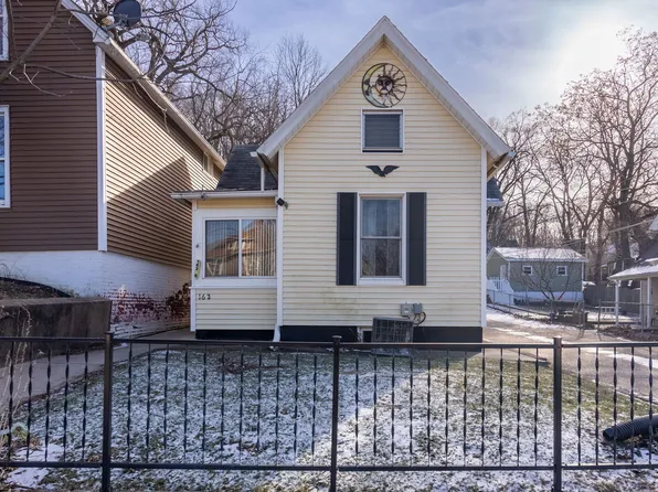 162 6th Ave, Moline, IL 61265