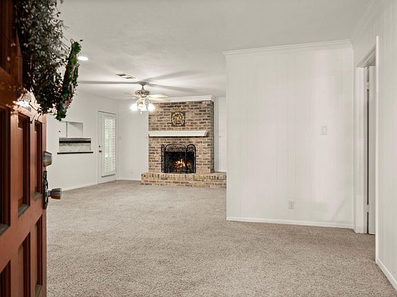 5th image of 108 Hereford Dr