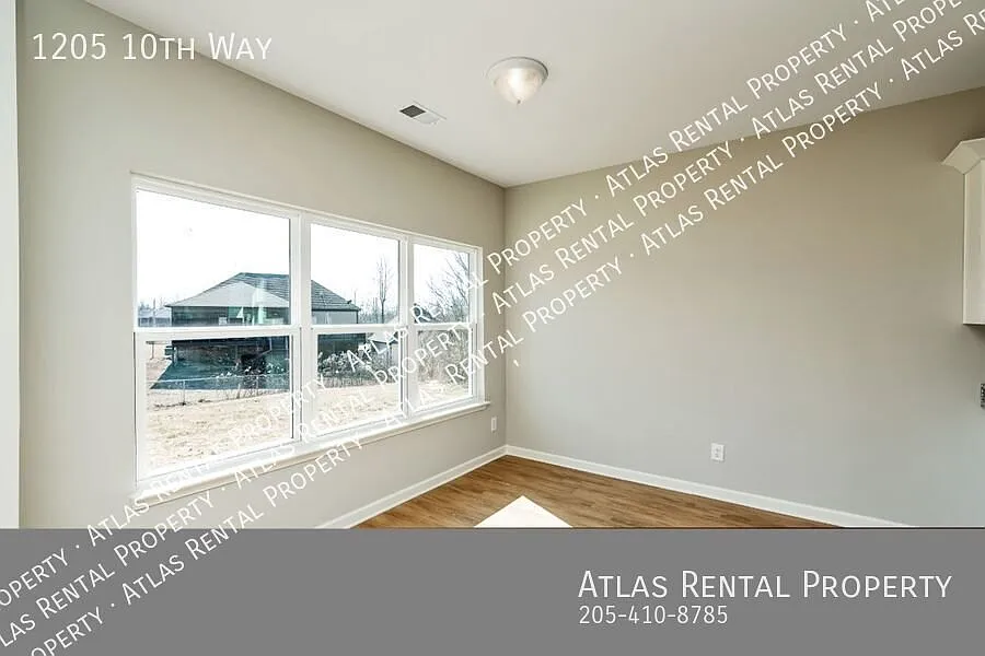 "Stunning Home in Pleasant Grove Spacious, Modern, and Ready for You!" — Photo 4