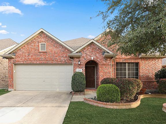 3rd image of 1709 Lake Way Dr