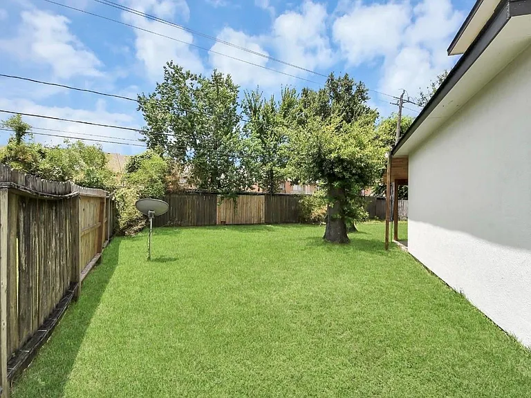 10535 Emnora Ln — Photo 49