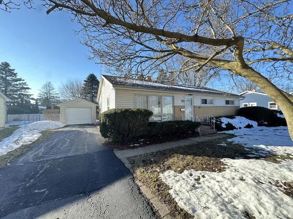 1368 Spruce Ave, Galesburg, IL 61401