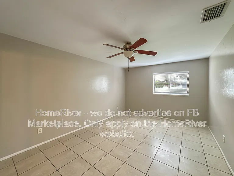 1720 SW 3rd Pl — Photo 11