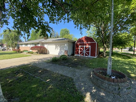 3rd image of 2323 Marshall Ct