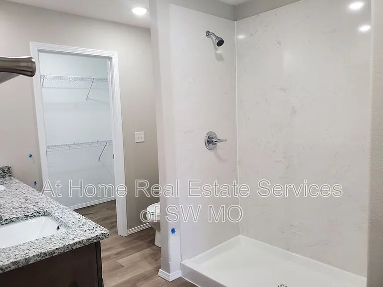 624 S Southgate Dr — Photo 10