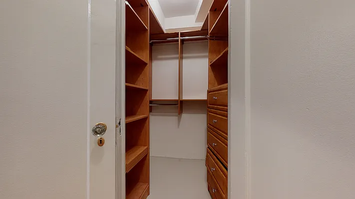 Rented by Bond New York | media 44