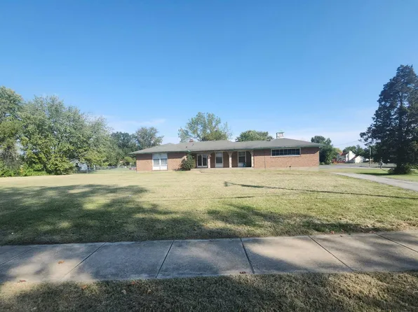 11303 Larimore Rd, Saint Louis, MO 63138