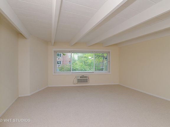 2nd image of 6171 N Wolcott Ave APT 2B
